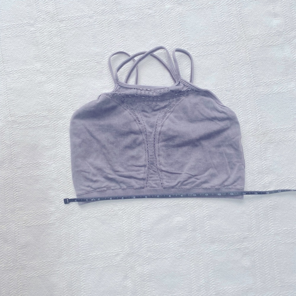 💜 Cutout Crop Top - Picture 3 of 4